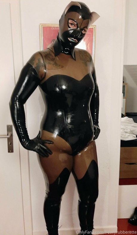 heavyrubberette ポルノスター 素敵 写真