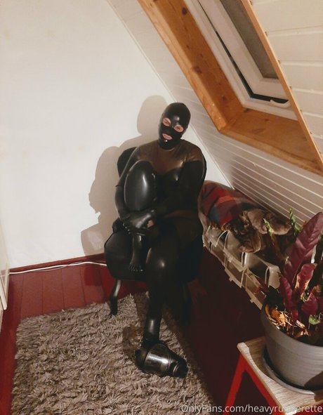 heavyrubberette ポルノスター 美しい 写真