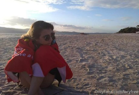 laryfree ホットなスター 画像