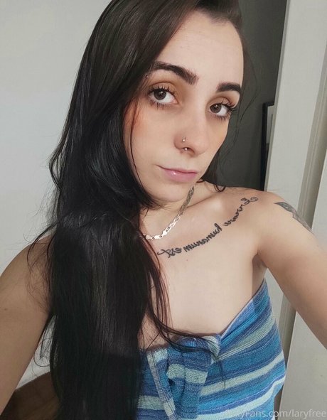 laryfree xxxポルノスター 写真