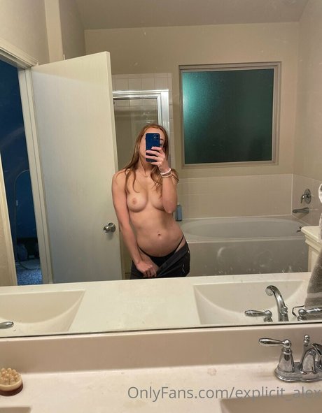 explicit alex ポルノ女優 写真