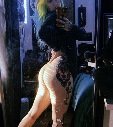 littlesharkkk セクシーモデル 写真