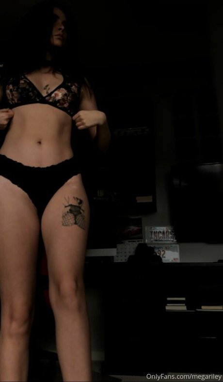 ヌード熟女オンリーファンズ xxx ギャラリー