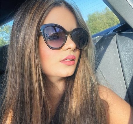 巨大ディルドオンリーファンズ アート裸 画像