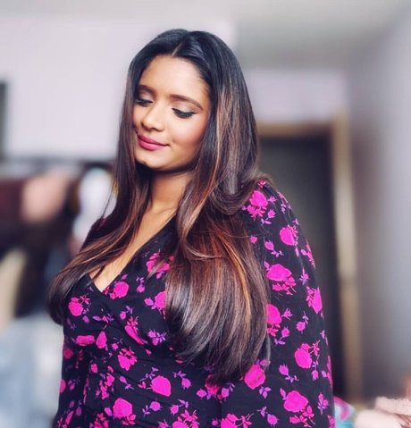 Resha Antony エロティックなスター 写真