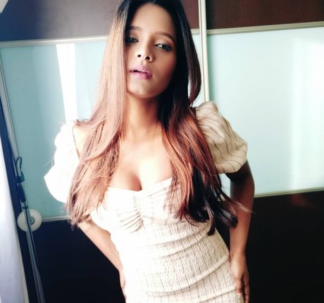 Resha Antony 完璧な女優 画像