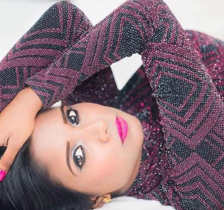 乳首オーガズム オンリーファンズ アダルト無料 画像