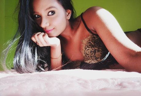 Resha Antony ポルノスター xxx ギャラリー