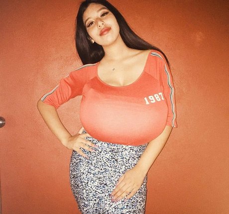 amywinos10 ホットスター 写真