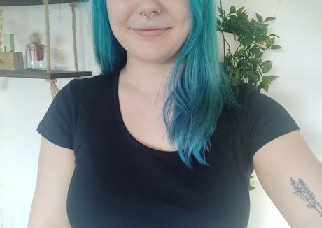 妊娠中のオンリーファンズ ホットヌード 写真