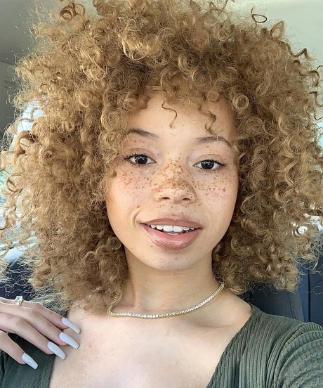 心理学者オンリーファンズ アートポルノ ギャラリー