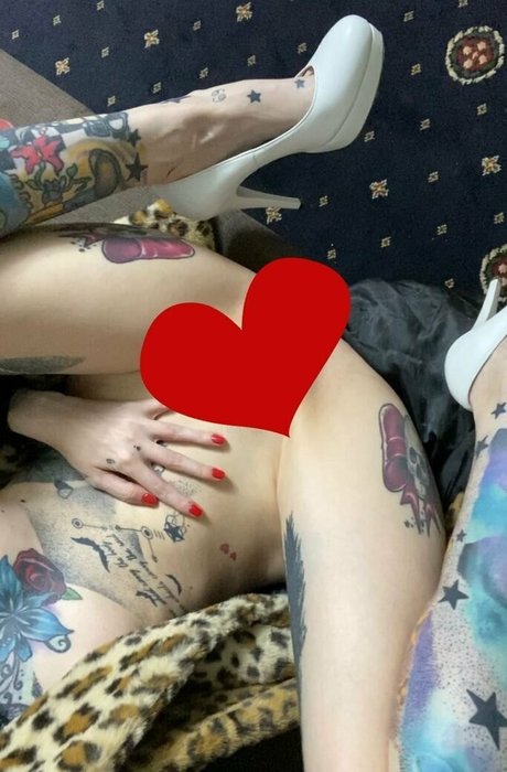 angelica dynamite エロティックなモデル ギャラリー