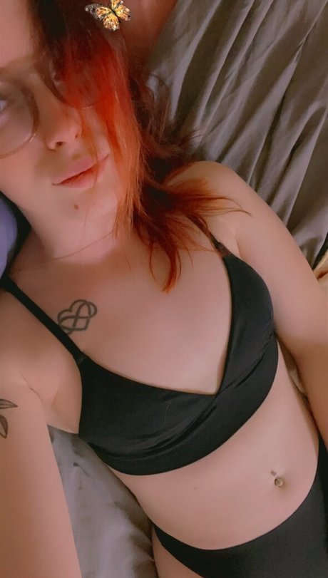 金髪の顔射オンリーファンズ えろた 画像