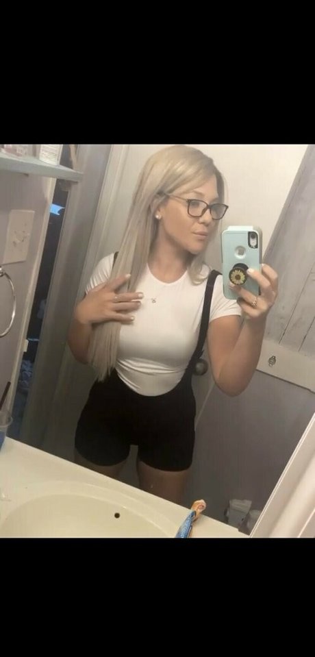 Scarlette James 美しい女優 写真