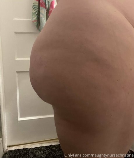 naughtynursechristine スター ヌード 写真