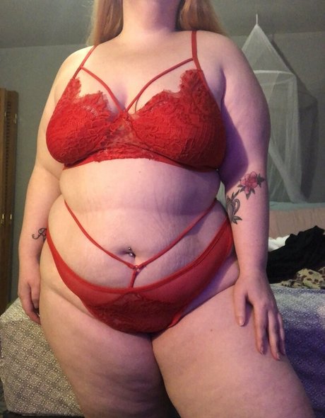 お尻を広げるオンリーファンズ ヌード 画像