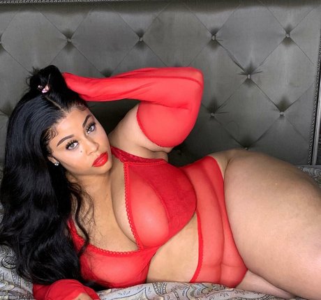 巨乳ジムオンリーファンズ エロ 写真