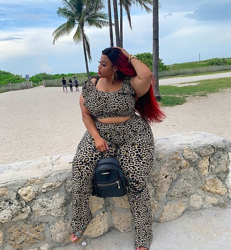 コスプレオナニーオンリーファンズ 無料アダルト アーカイブ