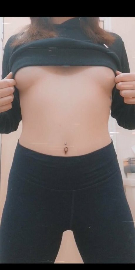 巨乳タトゥーオンリーファンズ アダルト 写真