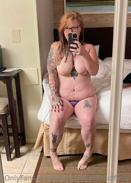 巨乳カップルオンリーファンズ セクシー裸 ギャラリー