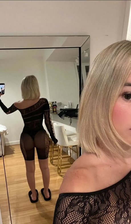 Sarah Snyder xxxポルノスター 写真