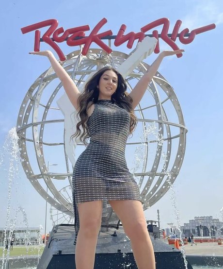 Carolzinha 写真集