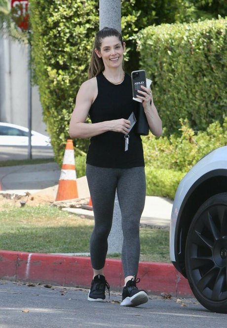 Ashley Greene スター ヌード 画像