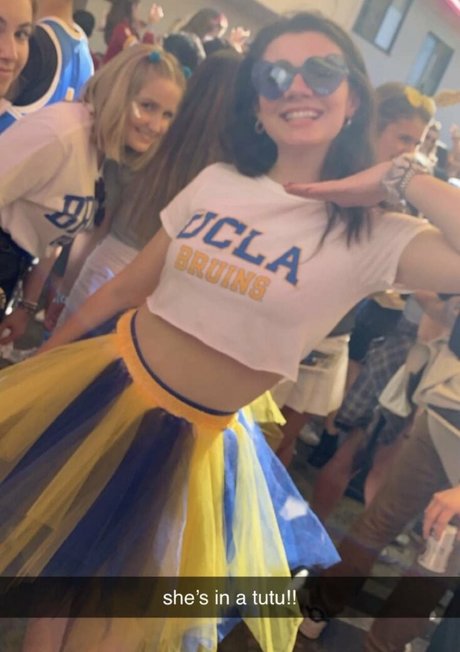 小さなおっぱいオンリーファンズ セックス 写真