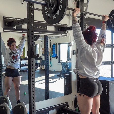 Natasha Aughey スター ヌード 画像