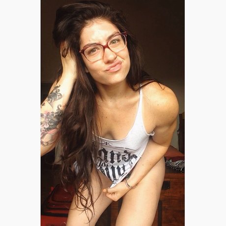 ストリップショー オンリーファンズ 無料セクシー アーカイブ