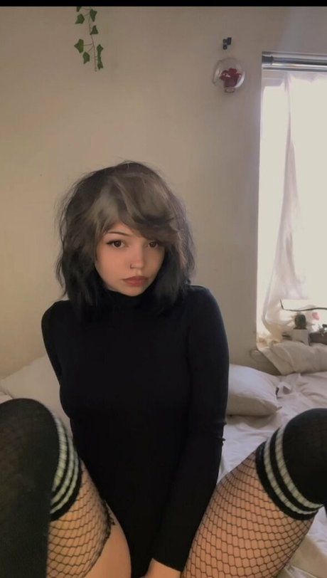 Eleyeesay 可愛いモデル ギャラリー