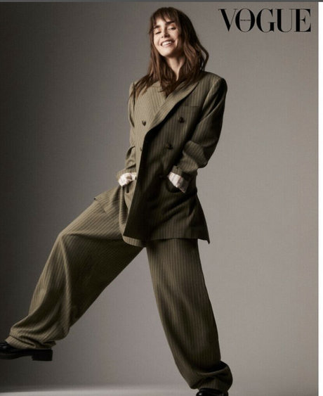 Lily Collins ポルノスター パーフェクト ギャラリー