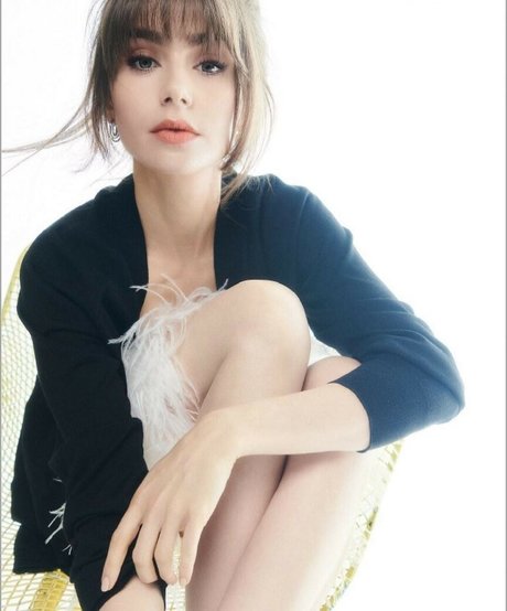 Lily Collins スター ヌード 画像