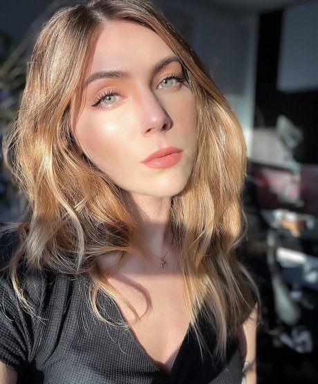 カムフィートオンリーファンズ ホットセックス 写真