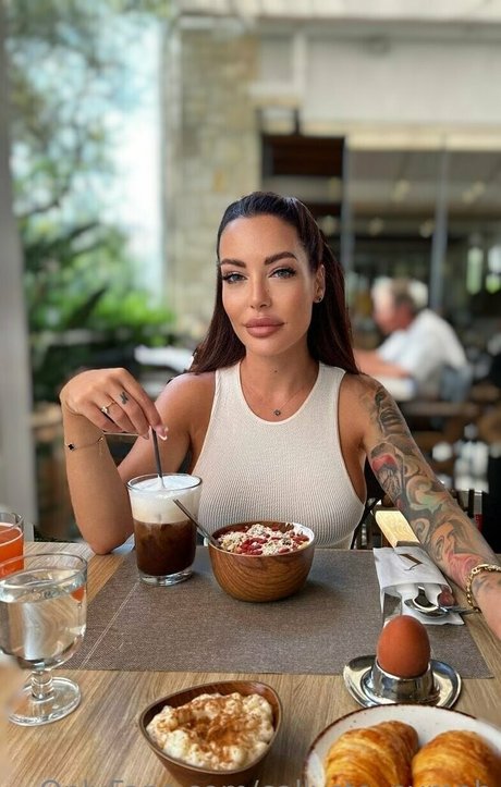 熟女の足オンリーファンズ 無料 写真