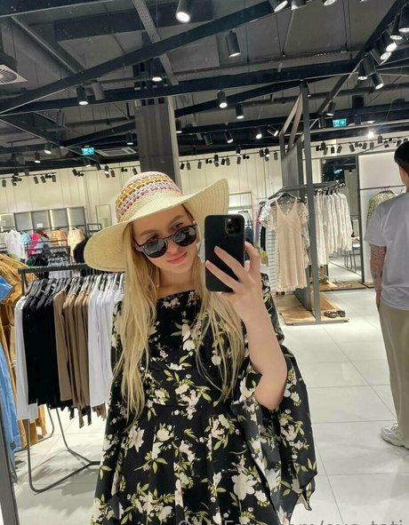 黒髪の熟女オンリーファンズ 無料ヌード ギャラリー