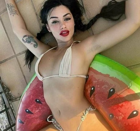 金髪の有名人オンリーファンズ 美しいポルノ 写真