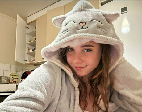 金髪のホットな妻オンリーファンズ ベスト 写真