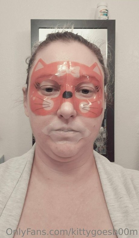 kittygoesb00m セクシーモデル 画像