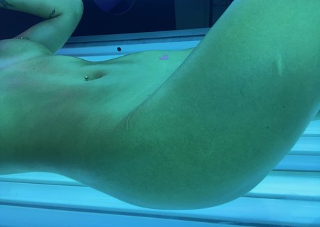 naughty autie 無料モデル 写真