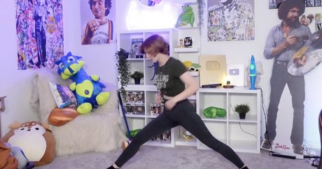 KallMeKris エロティックなスター アーカイブ