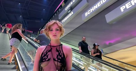 KallMeKris アート女優 画像