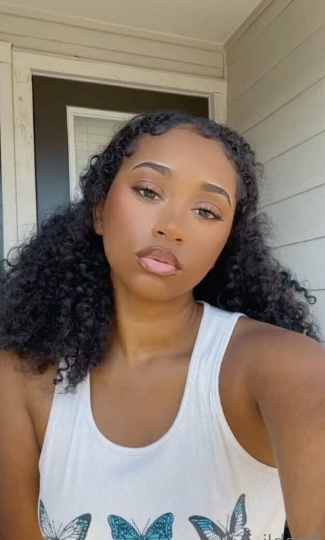 黒人3P オンリーファンズ ホットポルノ 写真