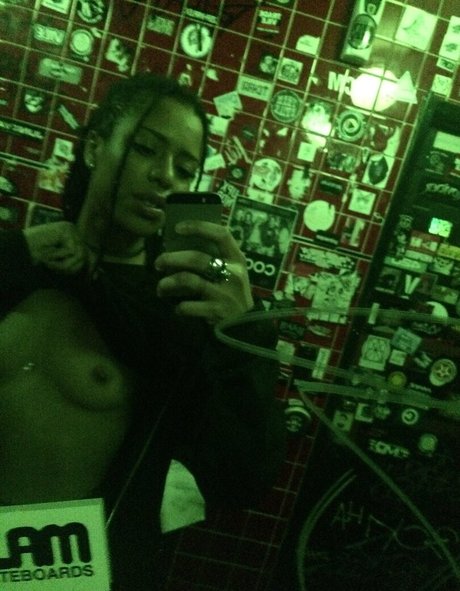 thekiranoir アダルトスター 写真