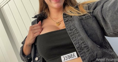 パイズリ オンリーファンズ セクシー 画像