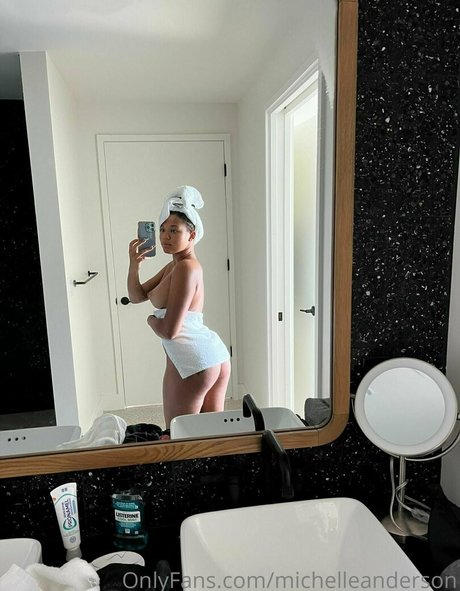 ヌード妻オンリーファンズ 美しいxxx 写真