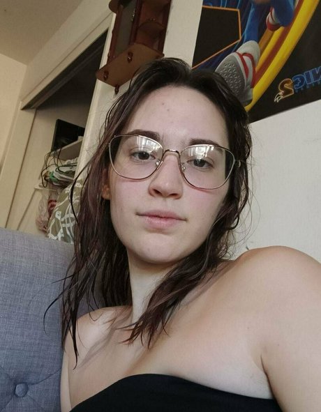 セクシーなブルネットのオンリーファンズ 美しい 画像