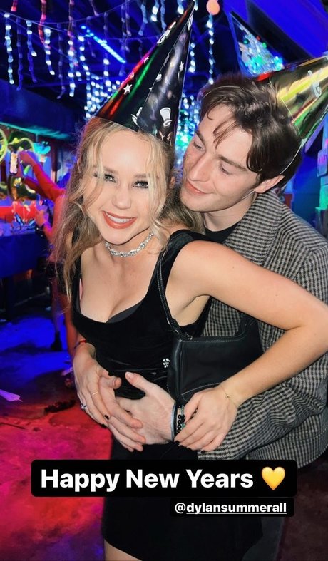 Brec Bassinger セックス女優 画像