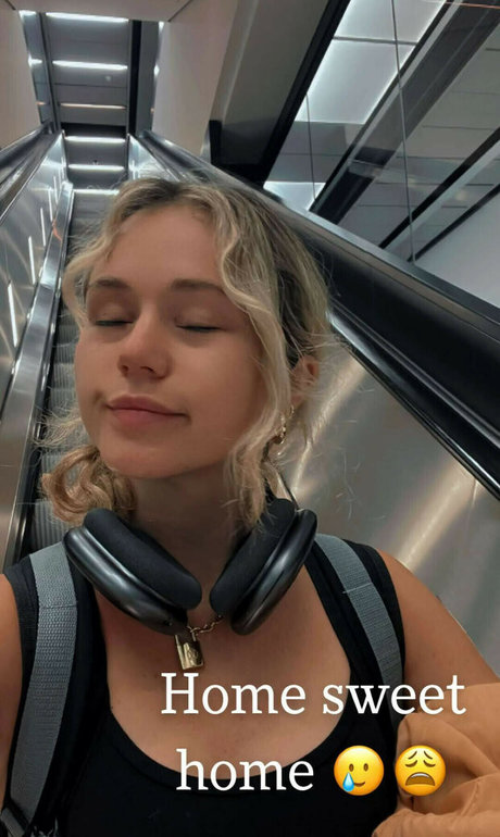 Brec Bassinger 写真集