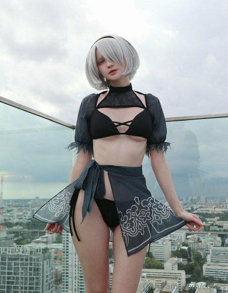 Caties ポルノスター 独占 写真